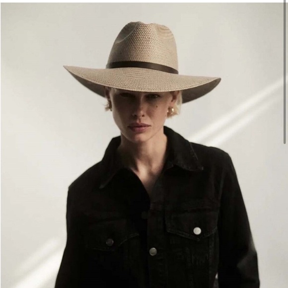 NWT Janessa Leone Judith Hat in Taupe - Picture 3 of 6